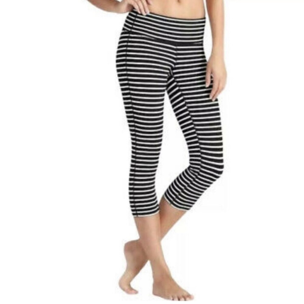 ATHLETA Chaturanga Striped Capri Leggings Stripe Black & White Size XXS
